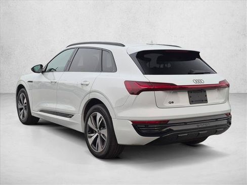 Certified 2024 Audi Q8 e-tron Premium AWD/4WD image 8