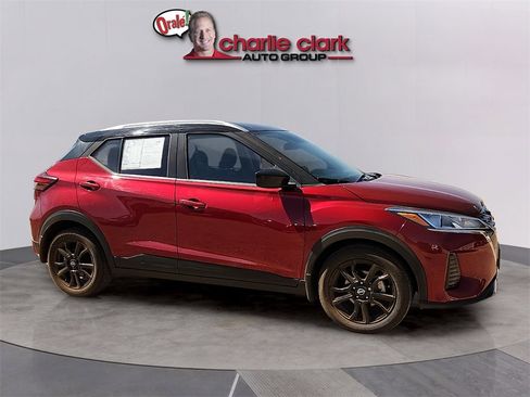 Used 2024 Nissan Kicks SV image 6