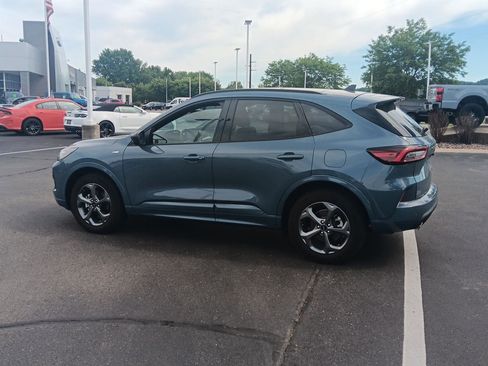 Used 2023 Ford Escape ST-Line w/ Tech Pack #1 AWD/4WD image 8