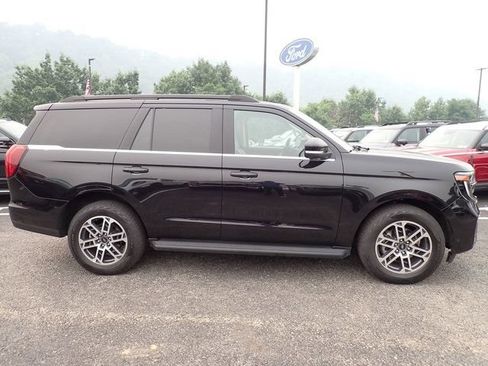 Used 2025 Ford Expedition Active AWD/4WD image 10