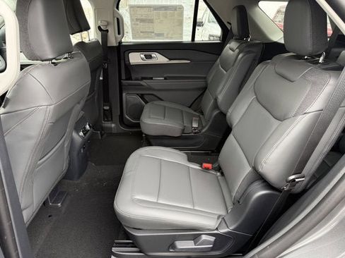 New 2026 Ford Explorer Active w/ Active Comfort Package AWD/4WD image 9