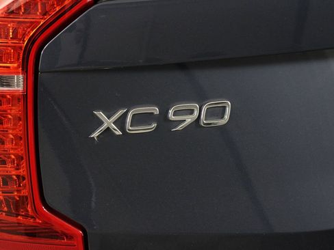 Certified 2023 Volvo XC90 T8 Ultimate w/ Protection Package Premier image 19