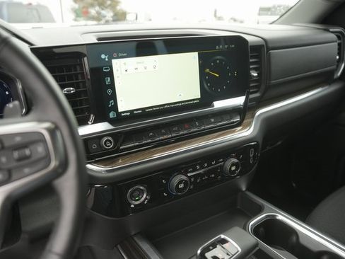 Used 2024 Chevrolet Silverado 1500 LT image 25