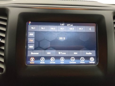 Used 2021 Jeep Cherokee Latitude Plus image 25