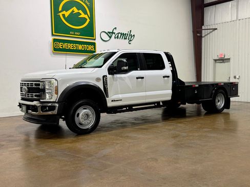 Used 2024 Ford F550 4x4 Crew Cab Super Duty image 3