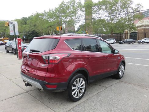 Used 2017 Ford Escape Titanium AWD/4WD image 4