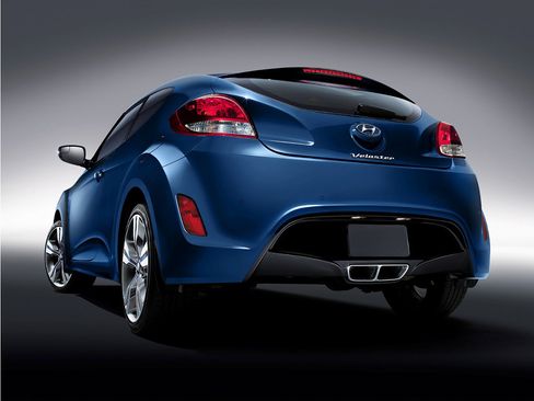 Used 2016 Hyundai Veloster FWD image 1