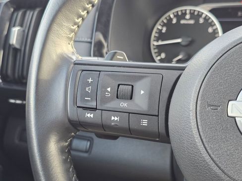 Used 2024 Nissan Pathfinder SV image 34