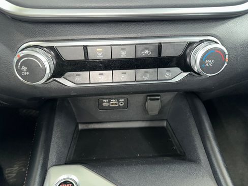 Used 2022 Nissan Altima 2.5 SR FWD image 12