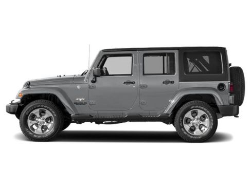 Used 2018 Jeep Wrangler Unlimited Sahara image 3