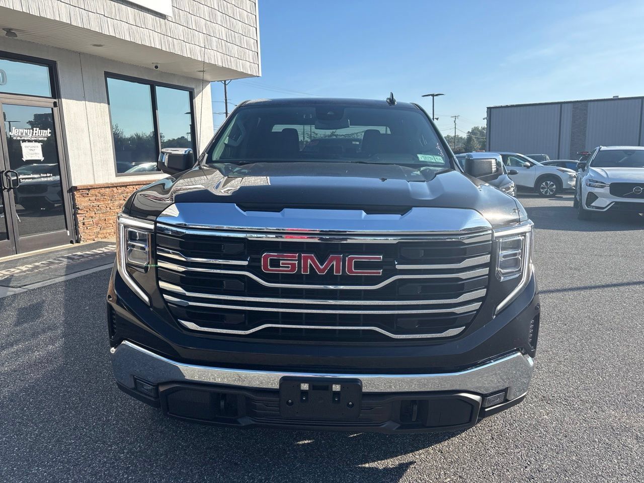 Used 2025 GMC Sierra 1500 SLT AWD/4WD image 12