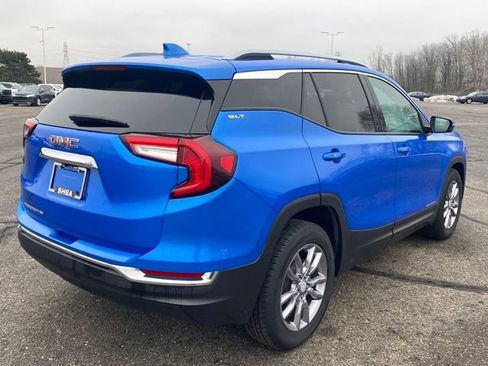 Used 2024 GMC Terrain SLT image 4