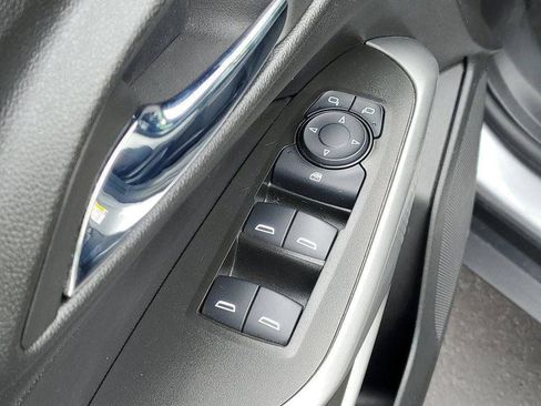 Used 2024 Chevrolet Trax RS w/ Sunroof Package FWD image 22