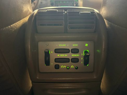 Used 2002 Ford Explorer Sport Trac 4x4 image 21