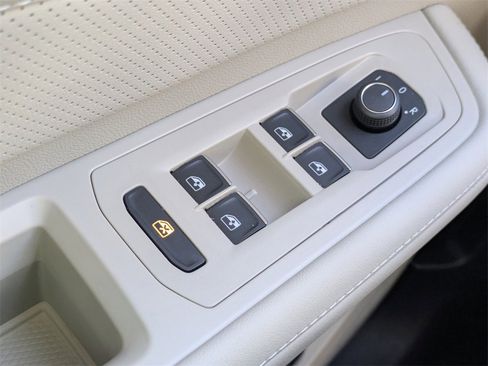 New 2026 Volkswagen Atlas SE image 27