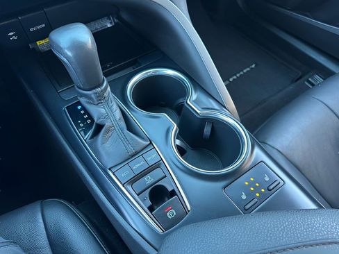 Used 2019 Toyota Camry XLE FWD image 20