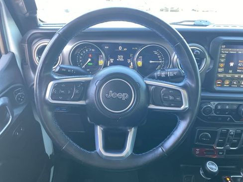 Used 2022 Jeep Wrangler Unlimited Rubicon 4xe AWD/4WD image 14