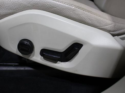 Used 2020 Volvo XC90 T6 Momentum image 10