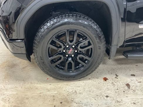 Certified 2024 GMC Sierra 1500 Elevation w/ LPO, Elevation Black Package image 4