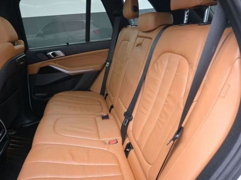 Used 2019 BMW X5 xDrive40i w/ M Sport Package AWD/4WD image 12