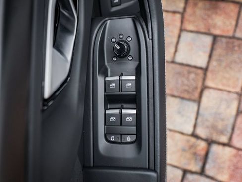 Used 2024 Lamborghini Urus S AWD/4WD image 19