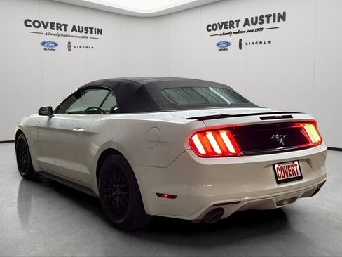 Used 2016 Ford Mustang Convertible image 3