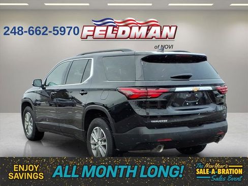 Used 2023 Chevrolet Traverse LT image 3