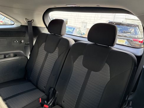 Used 2022 Kia Sorento LX image 14