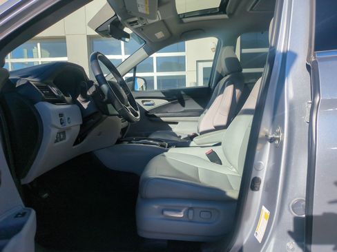 Certified 2019 Honda Pilot Touring image 17