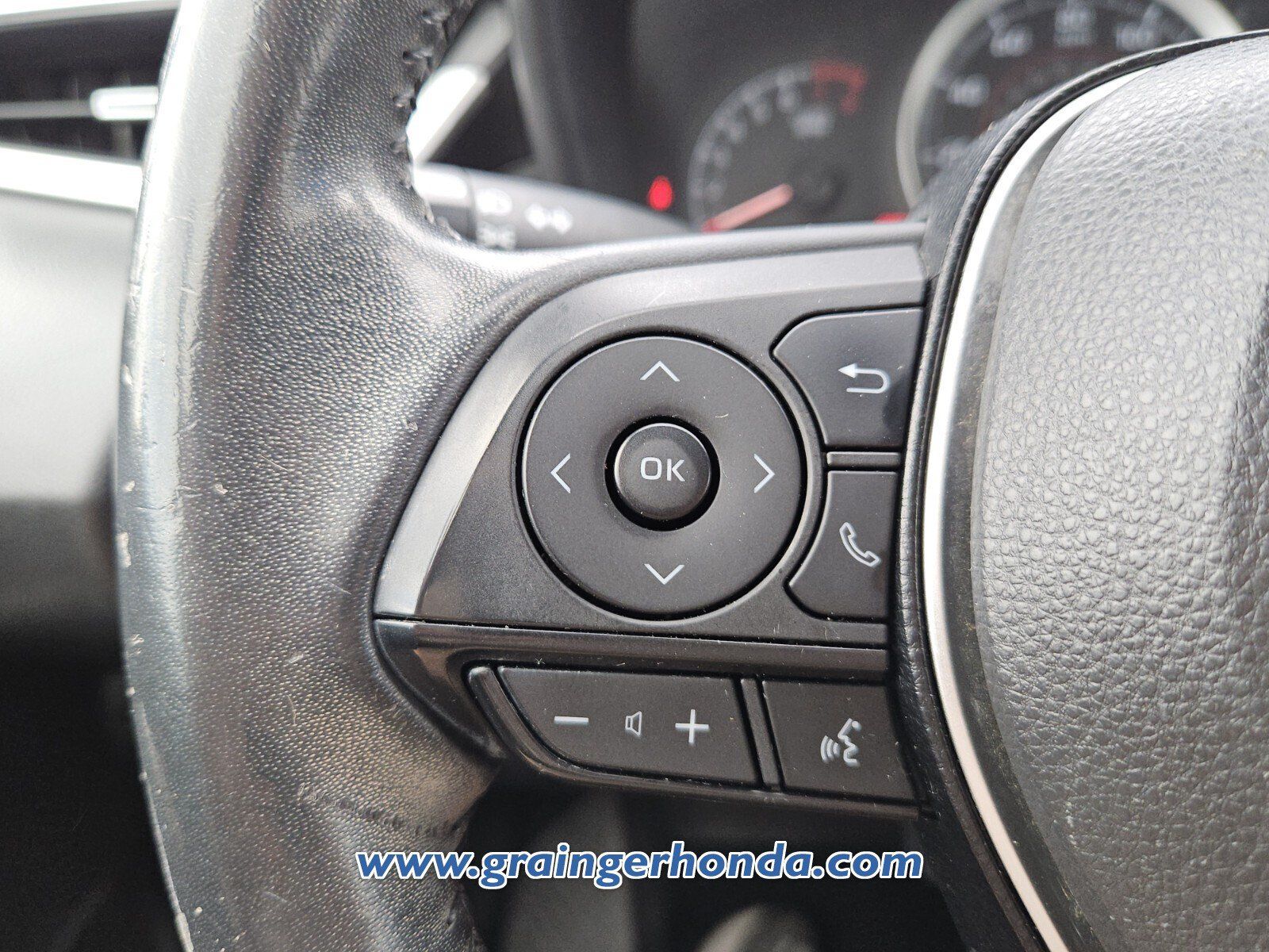 Used 2020 Toyota Corolla SE FWD image 19