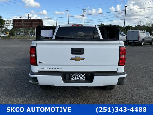 Used 2018 Chevrolet Silverado 1500 Custom w/ Custom Value Package image 32