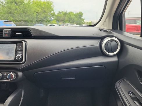 Used 2022 Nissan Versa S FWD image 34