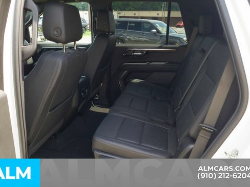 Used 2025 Chevrolet Tahoe LT AWD/4WD image 19