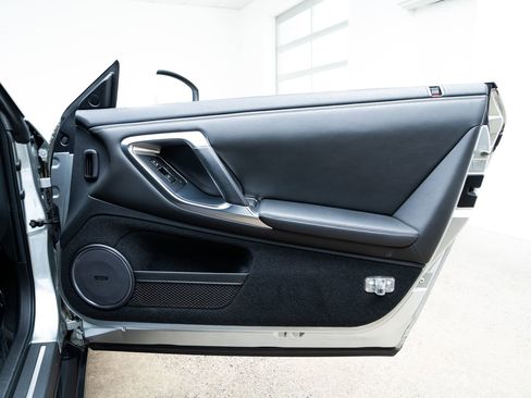Used 2009 Nissan GT-R Premium AWD/4WD image 19