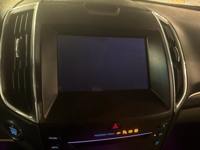 Used 2019 Ford Edge Titanium FWD image 16