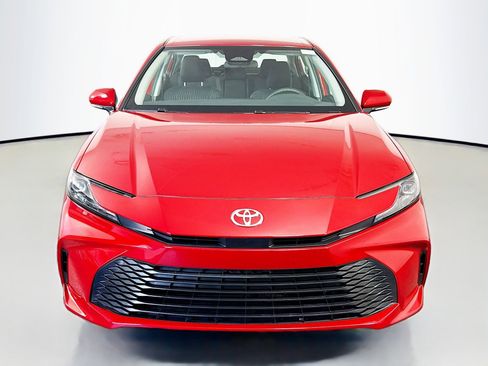 Used 2025 Toyota Camry LE image 2