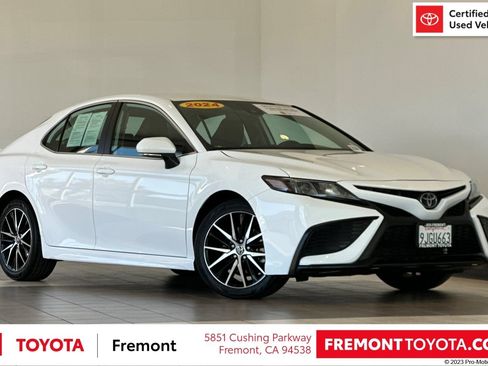 Certified 2024 Toyota Camry SE FWD image 1