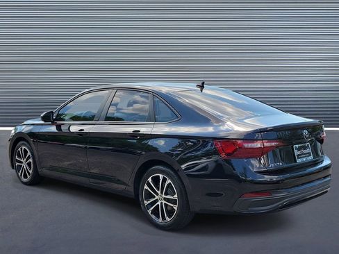 Used 2023 Volkswagen Jetta Sport image 4