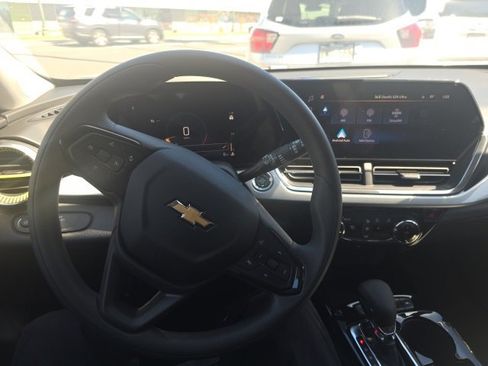 New 2026 Chevrolet Trax LT image 7