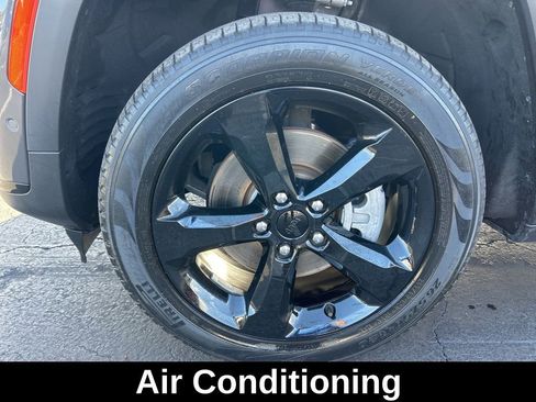 Certified 2023 Jeep Grand Cherokee L Limited w/ Luxury Tech Group II AWD/4WD image 18