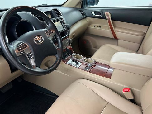 Used 2013 Toyota Highlander Limited AWD/4WD image 12