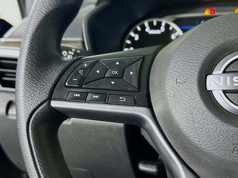 Used 2024 Nissan Altima 2.5 SV FWD image 16