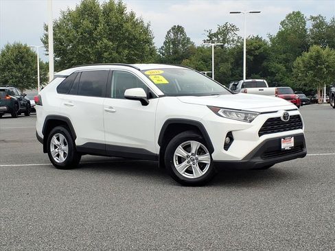 Used 2021 Toyota RAV4 XLE AWD/4WD image 1