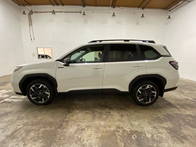 Used 2025 Subaru Forester Premium AWD/4WD image 2