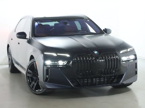 Used 2023 BMW 760i xDrive w/ Luxury Rear Seating Package AWD/4WD image 2