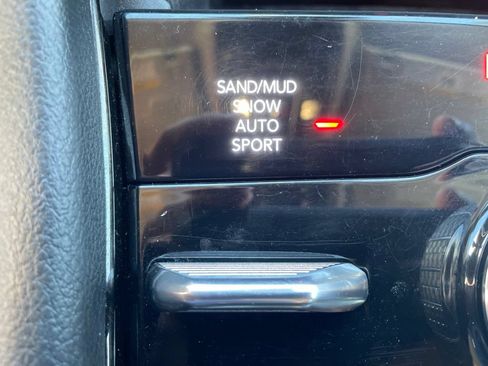 Used 2022 Jeep Grand Cherokee L Limited AWD/4WD image 27