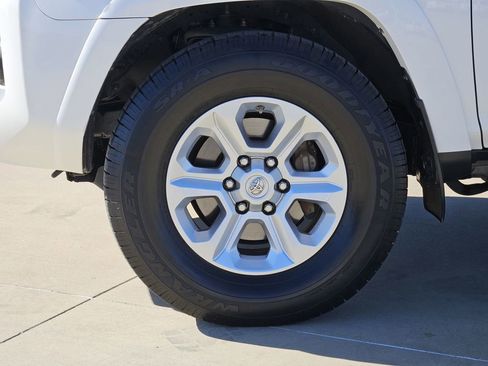 Used 2021 Toyota 4Runner SR5 image 15