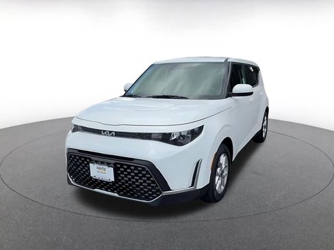 Used 2025 Kia Soul LX w/ LX Technology Package FWD image 7