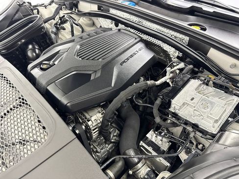 Used 2023 Porsche Macan AWD/4WD image 74