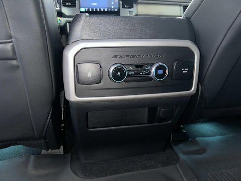 Used 2024 Ford Expedition Max XLT image 22